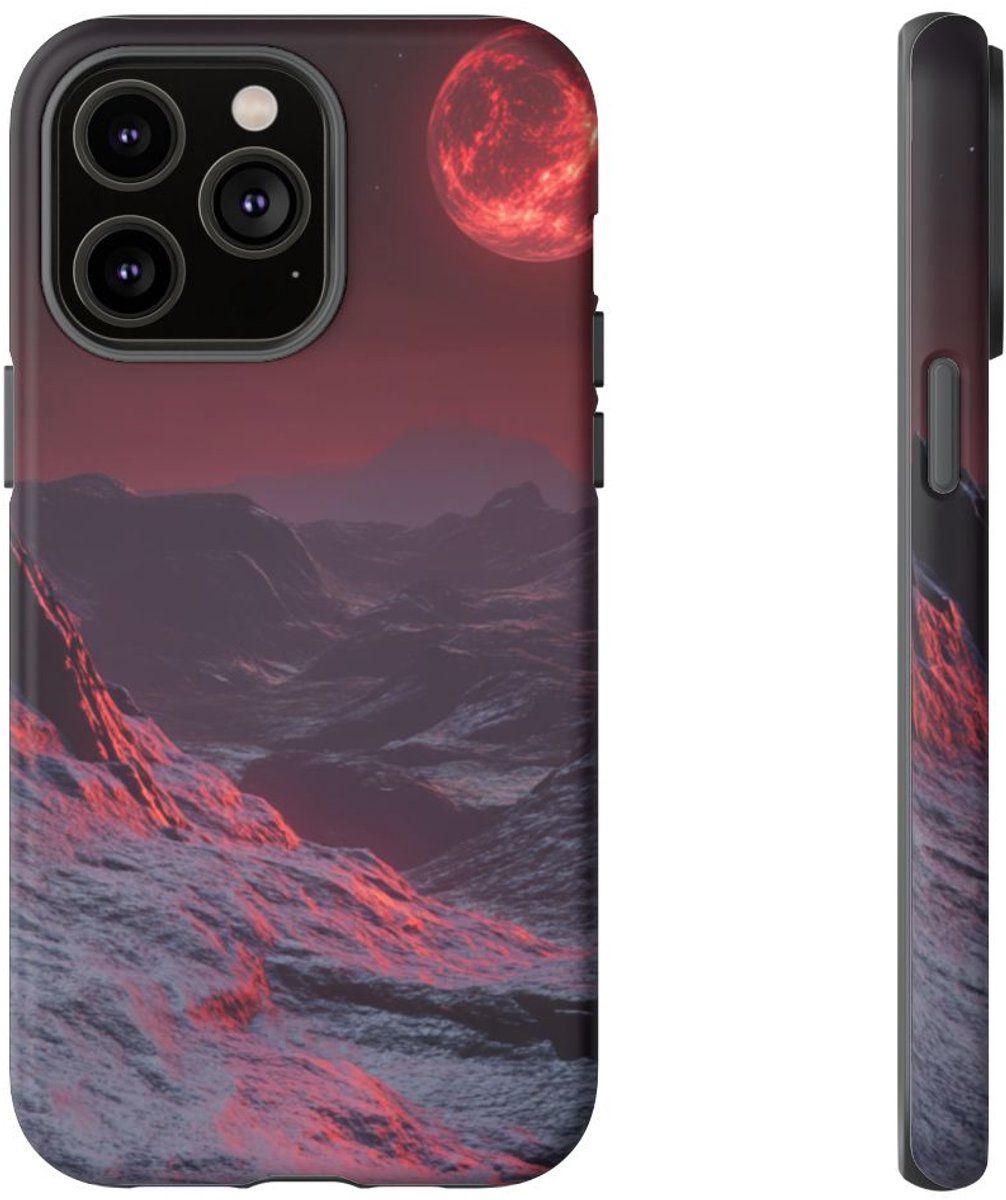 Bergachtig Landschap met Rode Maan – Telefoonhoesje Geschikt voor iPhone 14 Pro Max