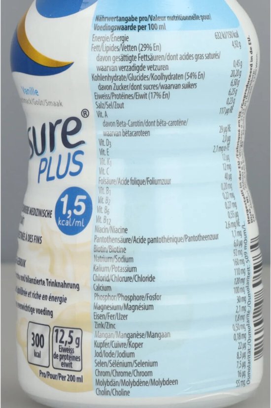 Flesje Ensure Plus vanillesmaak met voedingsinformatie, inclusief kcal en eiwit.