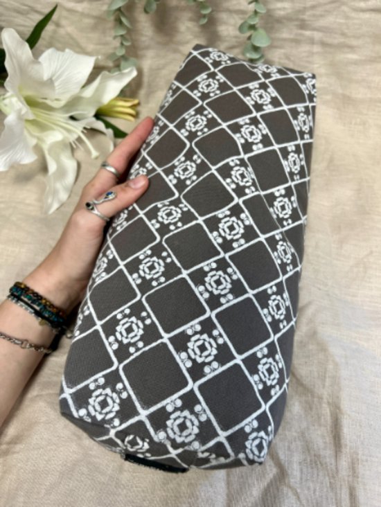 YogaStyles meditatiekussen - mini bolster design xs - grijs - bolletjes van YogaStyles — afbeelding 2
