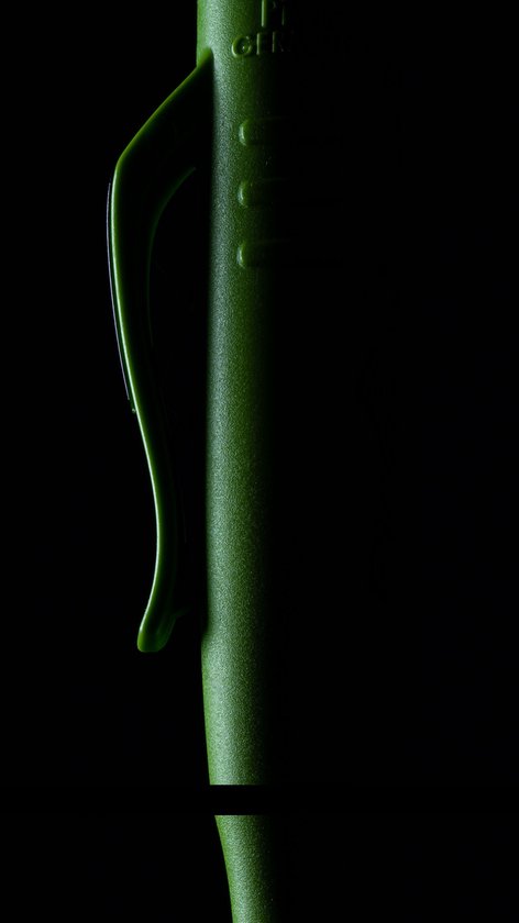 Close-up van de groene clip van een Pica-Dry markeerstift.