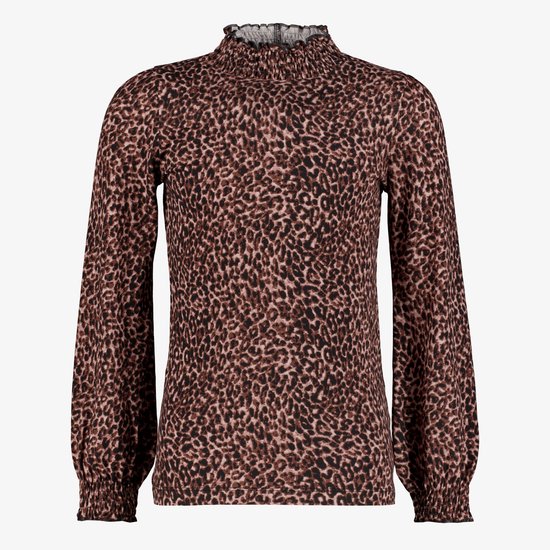 Bruine top met lange mouwen en panterprint. Gekreukelde coltrui en elastische manchetten.