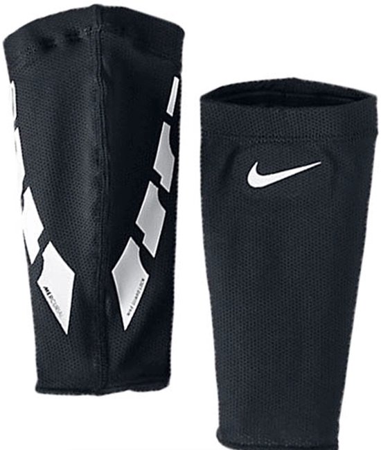 Zwarte manchetten. Eén met witte Mercurial en Nike Guard Lock print, de ander met Nike swoosh.