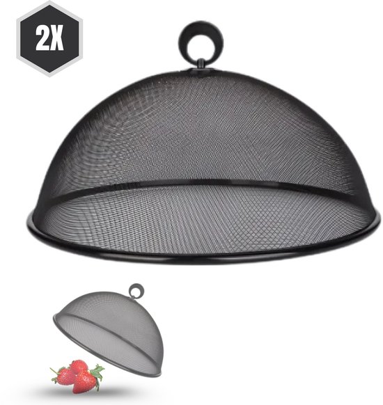 Set de deux couvercles alimentaires noirs et ronds en métal avec une poignée en haut. Un couvercle montre des fraises rouges en dessous.