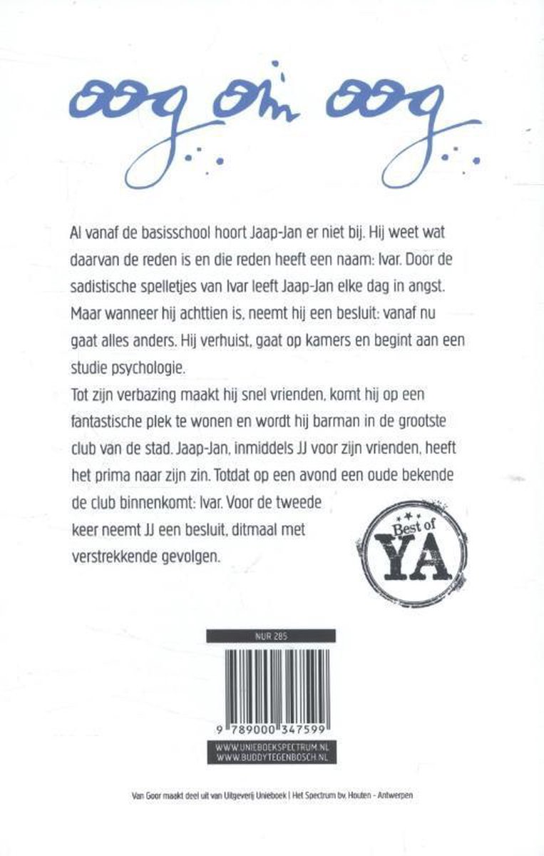 Boekomslag met tekst 'Oog om oog'. Een blauwe tekst en een cirkelvormig logo met 'Best of YA'. Daaronder een barcode en ISBN-nummer.