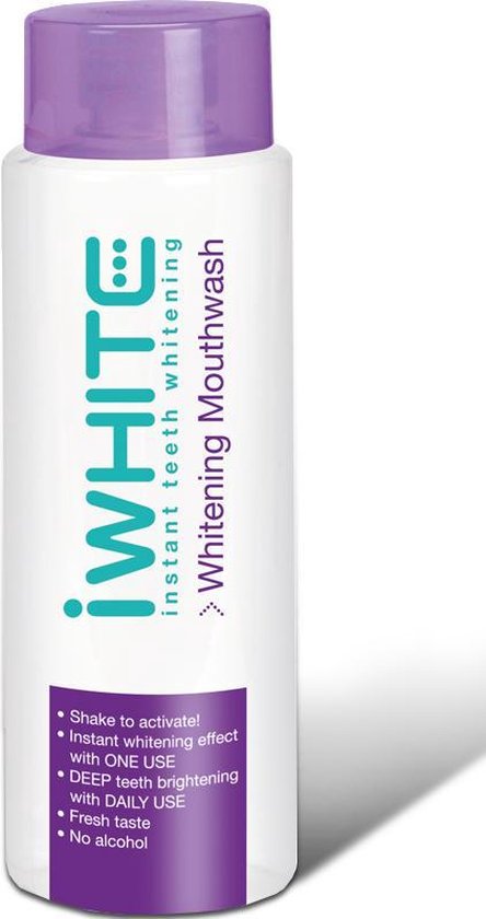 Wit flesje iWhite mondwater met paarse dop. De tekst op de fles luidt 'iWHITE instant teeth whitening Whitening Mouthwash'.