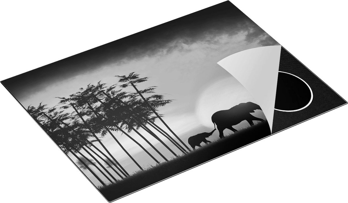 Chefcare Inductie Beschermer Olifanten Familie bij Zonsondergang - Zwart Wit - 70x55 cm - Afdekplaat Inductie - Kookplaat Beschermer - Inductie Mat