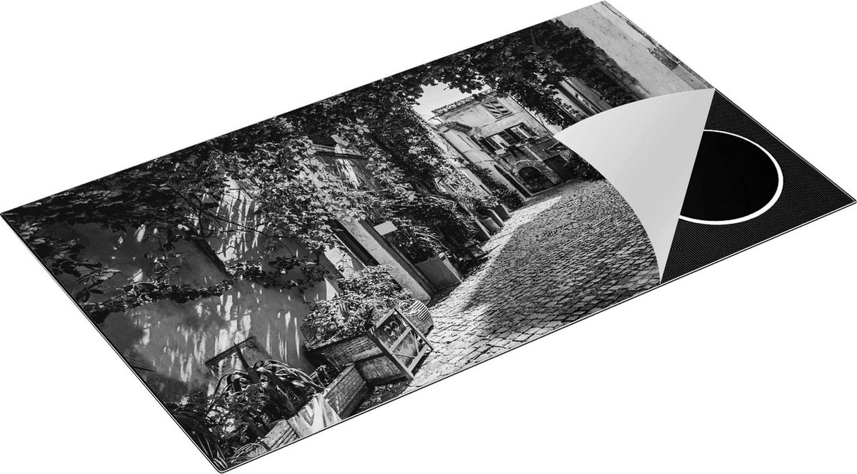 Chefcare Inductie Beschermer Straatje in Rome met Groene Planten - Zwart Wit - 89,6x51,6 cm - Afdekplaat Inductie - Kookplaat Beschermer - Inductie Mat