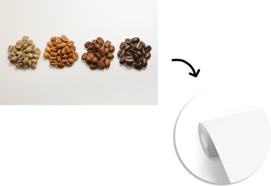 Papier peint photo en vinyle - Tas de grains de café aux nuances de brun sur fond blanc largeur 450 cm x hauteur 300 cm - Tirage photo sur papier peint (disponible en 7 tailles)