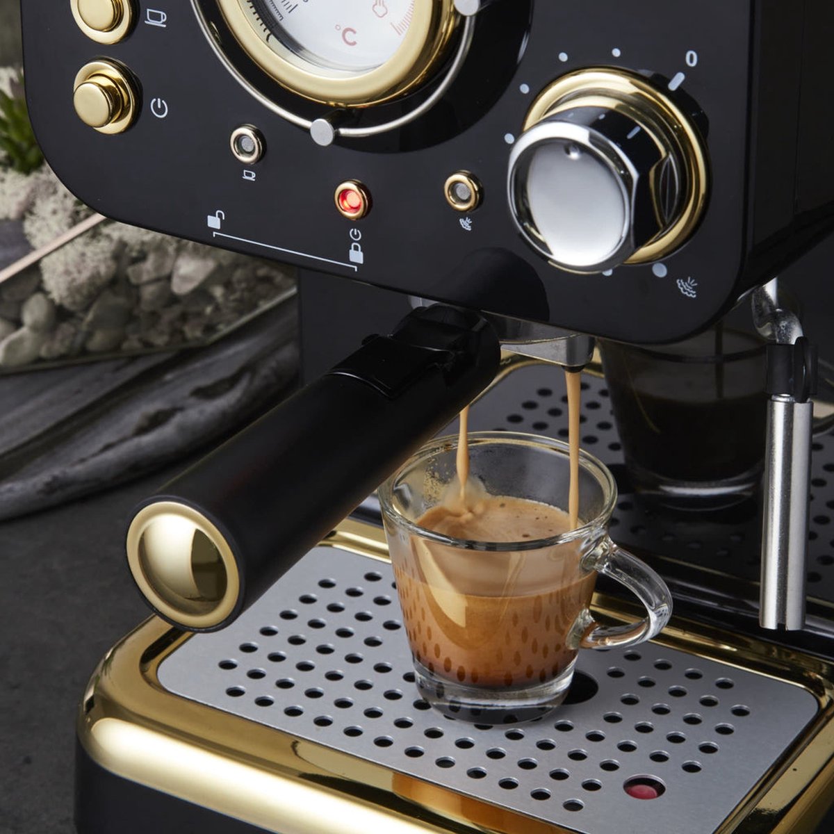 Swan Gatsby Espressomachine – Gemalen Koffie & Pads – Met Melkopschuimer –  Zwart/Goud | bol.com