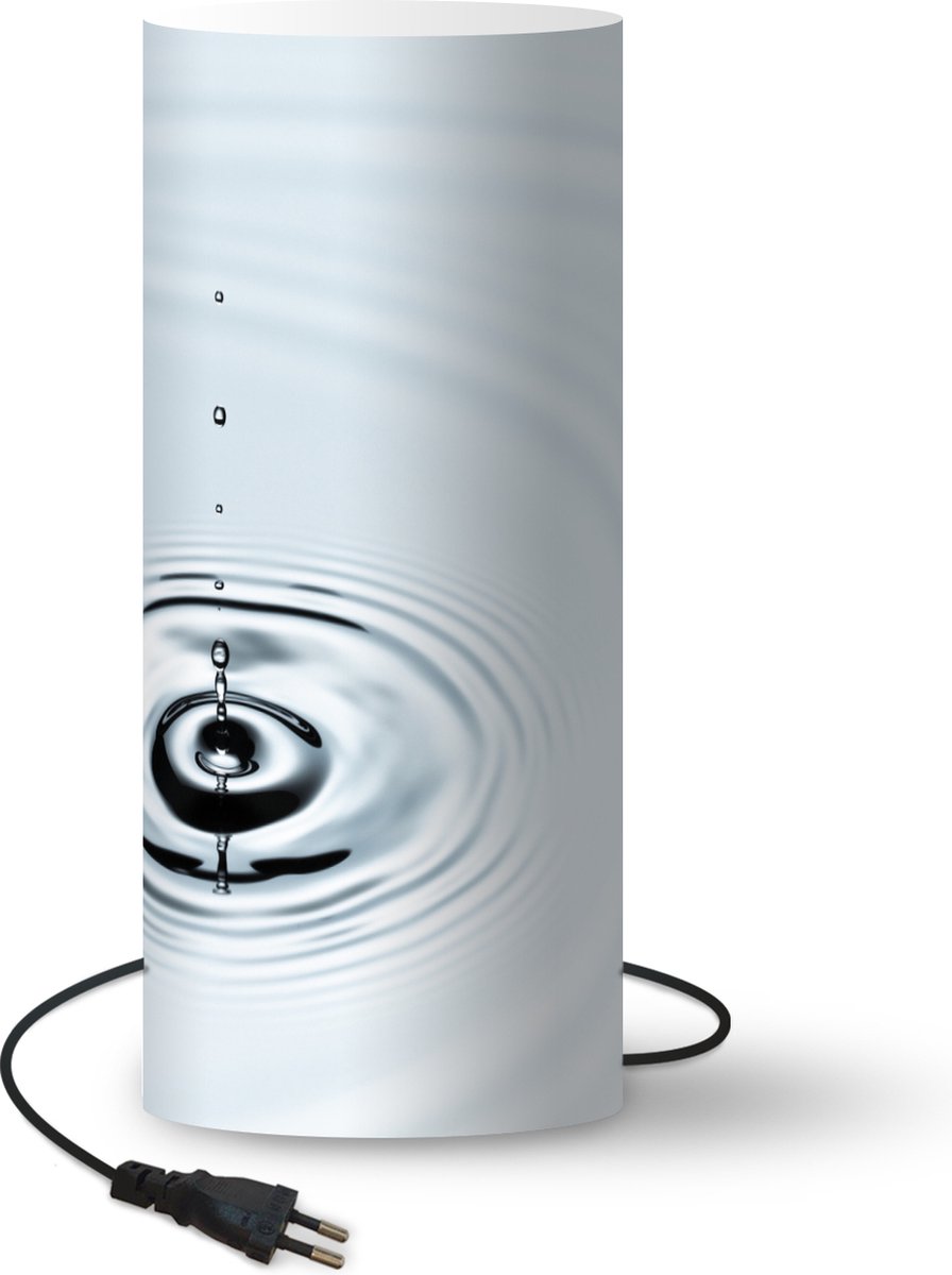 Lamp - Nachtlampje - Tafellamp slaapkamer - Druppel water die ringen in lichtblauw water vormt - 54 cm hoog - Ø22.9 cm - Inclusief LED lamp