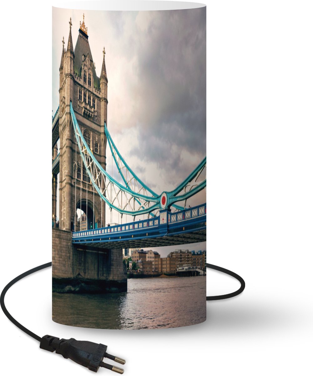Lamp - Nachtlampje - Tafellamp slaapkamer - Close up van de Tower Bridge in Londen - 54 cm hoog - Ø24.8 cm - Inclusief LED lamp