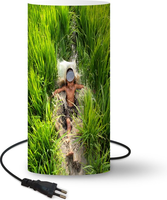 Lamp Aziatische Boeren - Jongen speelt in water in rijstveld lamp - 33 cm  hoog - Ø16... | bol.com