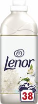 Bol.com Lenor Limoenbloesem & Zeekristal - Wasverzachter - Voordeelverpakking 12 x 38 Wasbeurten aanbieding