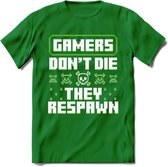 Gamers don't die pixel T-shirt | Groen | Gaming kleding | Grappig game verjaardag cadeau shirt Heren – Dames – Unisex | - Donker Groen - L