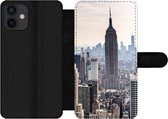 Bookcase Geschikt voor iPhone 12 telefoonhoesje - New York - Mist - USA - Met vakjes - Wallet case met magneetsluiting