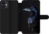 Bookcase Geschikt voor iPhone 11 telefoonhoesje - Vogel - Dieren - Zwart - Met vakjes - Wallet case met magneetsluiting