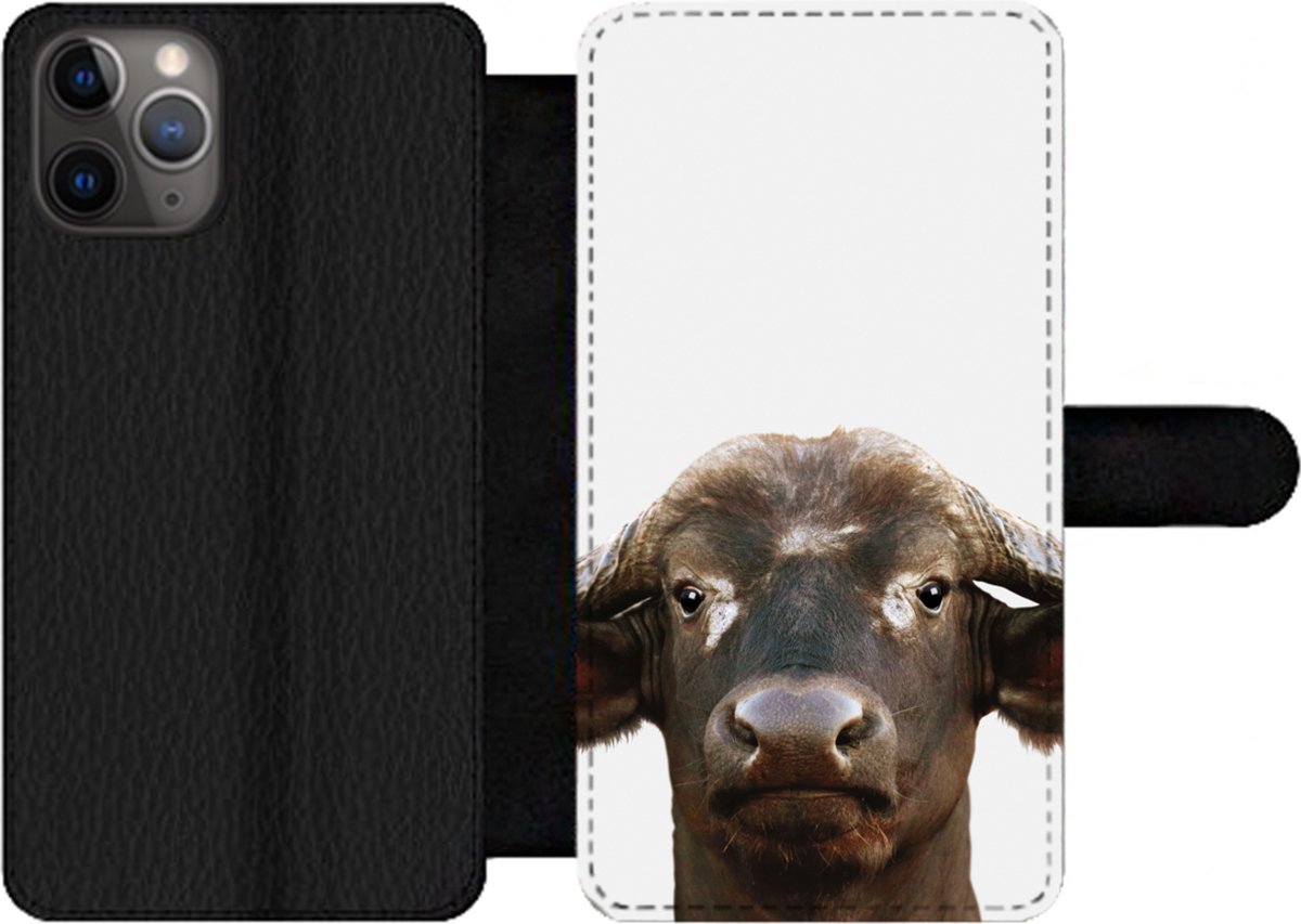 Telefoonhoesje Geschikt voor iPhone 11 Pro telefoonhoesje - Buffel - Waterbuffel - Kop - Koe - Horens - Jongens - Meisjes - Met vakjes - Wallet case met magneetsluiting