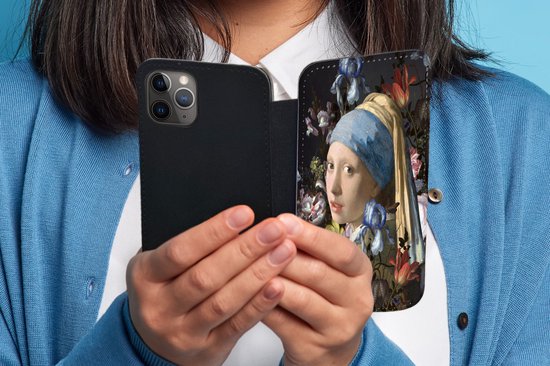 Bookcase Convient pour étui de téléphone iPhone 11 Pro Max - Fille avec une boucle d'oreille en perle - Johannes Vermeer - Fleurs - Avec compartiments - Étui portefeuille avec fermeture magnétique