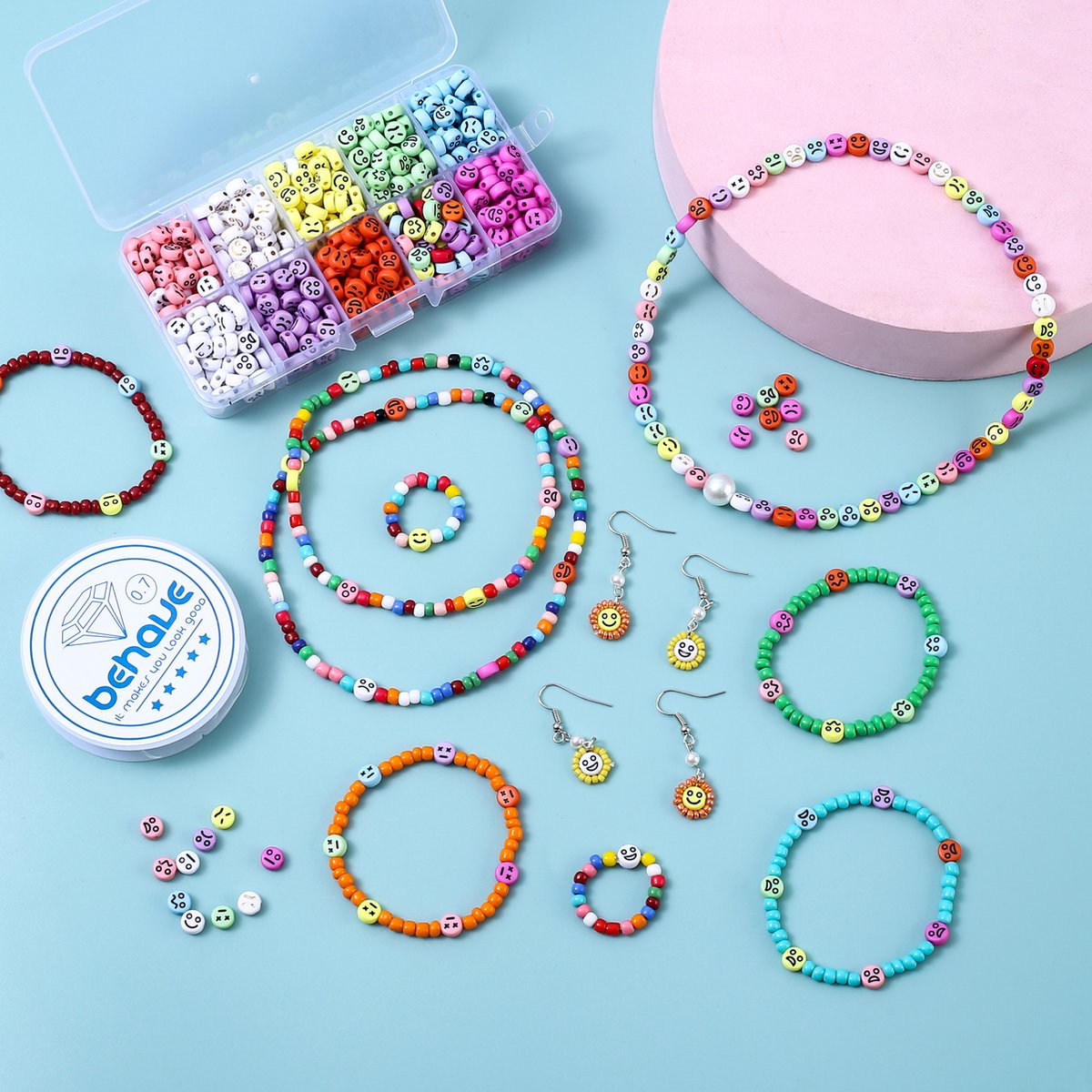 Behave Smiley Kralen Set - Knutselen Meisjes - Emoji Kralen - DIY Sieraden maken - Rijgdraad - 10 Kleuren - 7x4mm - 65 Kralen per Kleur - Totaal 650 Stuks — afbeelding 3