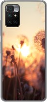 Geschikt voor Xiaomi Redmi 10 hoesje - Paardenbloem - Zonsondergang - Lente - Siliconen Telefoonhoesje