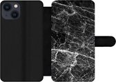 Telefoonhoesje Geschikt voor iPhone 13 telefoonhoesje - Marmer print - Steen - Zwart - Met vakjes - Wallet case met magneetsluiting