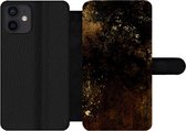 Bookcase Geschikt voor iPhone 12 telefoonhoesje - Goud - Luxe - Zwart - Met vakjes - Wallet case met magneetsluiting