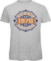 1976 The One And Only | Feest Kado T-Shirt Heren - Dames | Donker Blauw - Goud | Perfect Verjaardag Cadeau Shirt | Grappige Spreuken - Zinnen - Teksten | Maat S