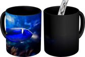 Magische Mok - Foto op Warmte Mokken - Koffiemok - Blauwe vis in aquarium - Magic Mok - Beker - 350 ML - Theemok