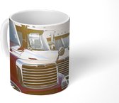 Mok - Shot van vrachtwagens naast elkaar - 350 ML - Beker - Uitdeelcadeautjes