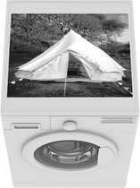 Wasmachine beschermer mat - Een witte tent in een veld - zwart wit - Breedte 55 cm x hoogte 45 cm