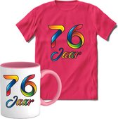 76 Jaar Vrolijke Verjaadag T-shirt met mok giftset Roze | Verjaardag cadeau pakket set | Grappig feest shirt Heren – Dames – Unisex kleding | Koffie en thee mok | Maat XXL