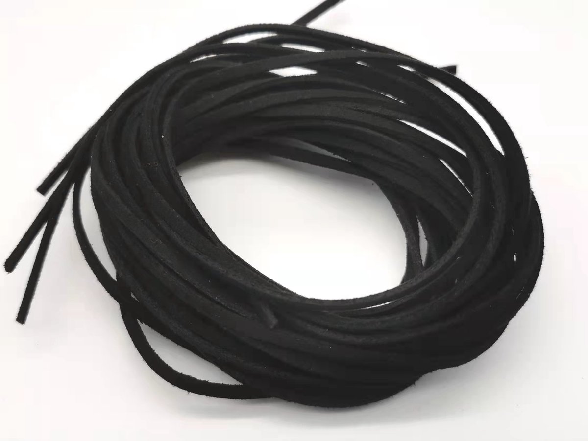 5 x 150 cm - Suede look koord - kleur zwart - sieraden maken - zoals - ketting - armband of andere doeleinde.