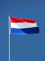 Nederlandse Vlag - Nederland Vlag - 90x150cm - Netherlands Flag - Originele Kleuren - Sterke Kwaliteit Incl Bevestigingsringen - Hoogmoed Vlaggen