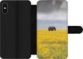Bookcase Geschikt voor iPhone X telefoonhoesje - Olifant - Bloemen - Natuur - Geel - Dieren - Met vakjes - Wallet case met magneetsluiting