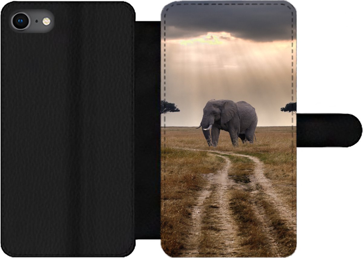 Telefoonhoesje Geschikt voor iPhone 8 telefoonhoesje - Olifant - Dieren - Grasvlakte - Zon - Met vakjes - Wallet case met magneetsluiting