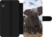 Bookcase Geschikt voor iPhone XR telefoonhoesje - Olifant - Dieren - Natuur - Vlakte - Met vakjes - Wallet case met magneetsluiting