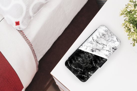 Bookcase pour téléphone iPhone XR Bookcase - Marbre - Chic - Collage - Avec compartiments - Étui portefeuille avec fermeture magnétique