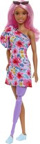 Bol.com Barbie Fashionistas - Gebloemde jurk met prothese - Barbiepop aanbieding