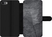 Bookcase Geschikt voor iPhone 7 telefoonhoesje - Beton print - Zwart - Scheur - Met vakjes - Wallet case met magneetsluiting