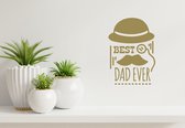 Stickerheld - Muursticker Best dad ever - Woonkamer - Vaderdag - Bolhoed, vergrootglas en snor - Engelse Teksten - Mat Goud - 39.2x27.5cm