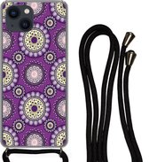 Hoesje met koord Geschikt voor iPhone 13 - Meisjes - Bloemen - Paars - Patronen - Girl - Kids - Kinderen - Siliconen - Crossbody - Backcover met Koord - Telefoonhoesje met koord - Hoesje met touw