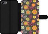 Bookcase Geschikt voor iPhone 7 telefoonhoesje - Meisje - Hartjes - Liefde - Patronen - Girl - Roze - Kinderen - Kind - Met vakjes - Wallet case met magneetsluiting