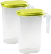 3x stuks waterkan/sapkan transparant/groen met deksel 1.6 liter kunststof - Smalle schenkkan die in de koelkastdeur past