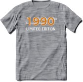 1990 Limited Edition T-Shirt | Goud - Zilver | Grappig Verjaardag en Feest Cadeau Shirt | Dames - Heren - Unisex | Tshirt Kleding Kado | - Donker Grijs - Gemaleerd - M