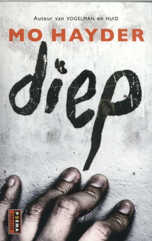 Boekcover met de titel 'diep' in grote, zwarte letters. Op de voorgrond de vingers van een hand.