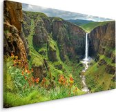 Schilderij - Prachtige waterval in de natuur, premium print