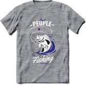 Cool People Do Fishing - Vissen T-Shirt | Donker Blauw | Grappig Verjaardag Vis Hobby Cadeau Shirt | Dames - Heren - Unisex | Tshirt Hengelsport Kleding Kado - Donker Grijs - Gemaleerd - S