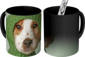 Magische Mok - Foto op Warmte Mok - Een  een puppy met een muts - 350 ML