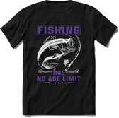Fishing Has No Age Limit - Vissen T-Shirt | Paars | Grappig Verjaardag Vis Hobby Cadeau Shirt | Dames - Heren - Unisex | Tshirt Hengelsport Kleding Kado - Zwart - L