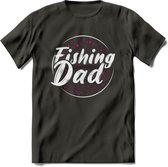 Fishing Dad - Vissen T-Shirt | Roze | Grappig Verjaardag Vis Hobby Cadeau Shirt | Dames - Heren - Unisex | Tshirt Hengelsport Kleding Kado - Donker Grijs - XL
